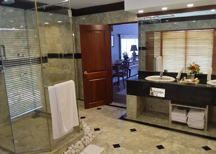 Mahaweli Reach Hotel
