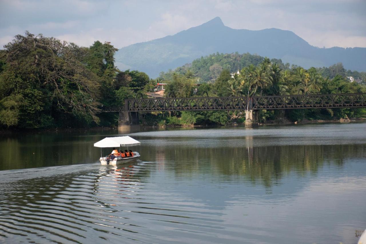 Hotel Mahaweli Reach