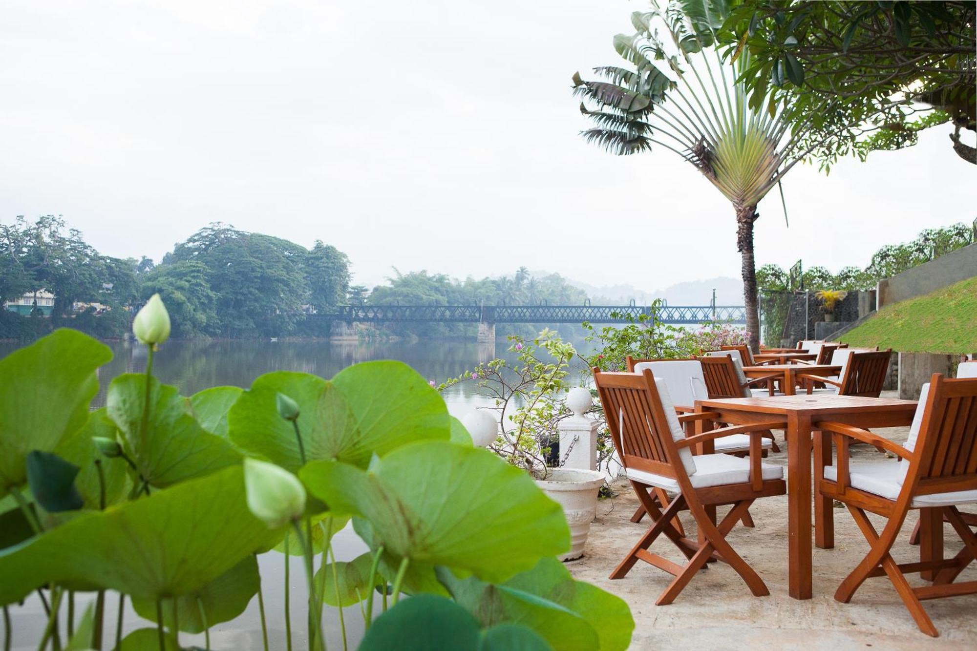 Hotel Mahaweli Reach Kandy