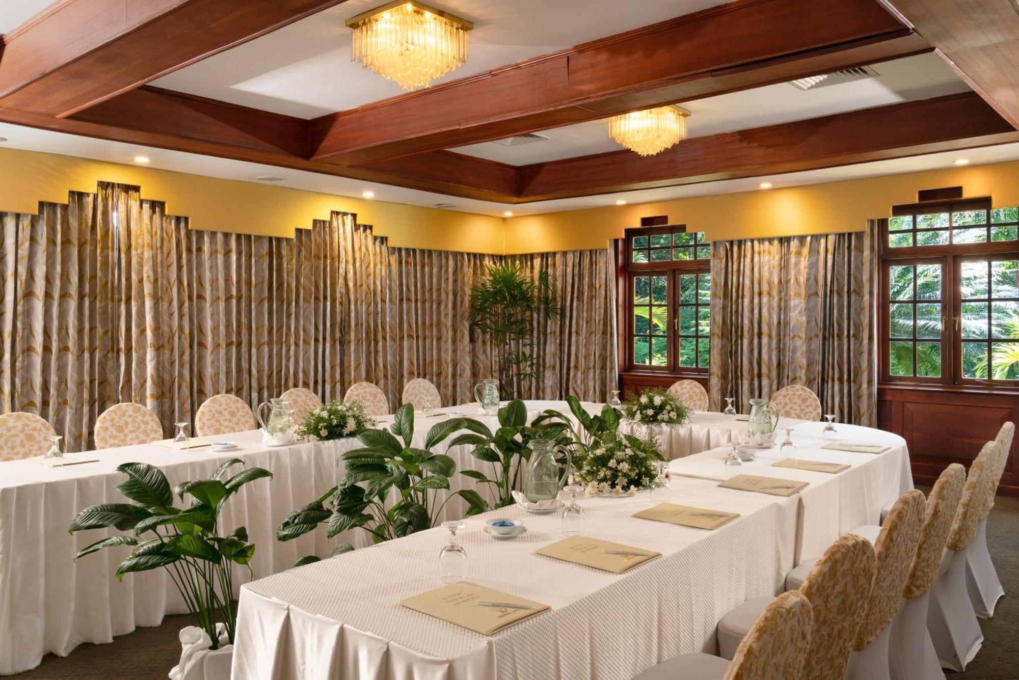 Hotel Mahaweli Reach 5*