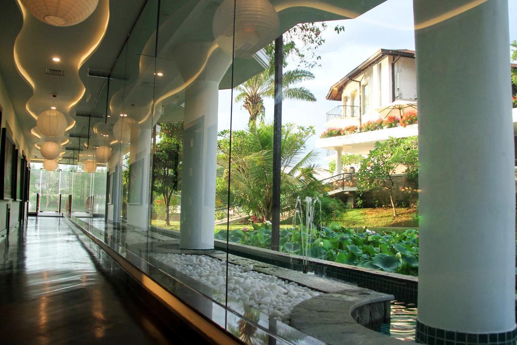 Hotel Mahaweli Reach Kandy